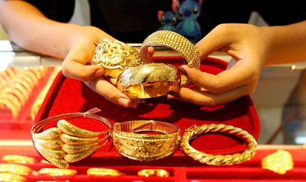 Gia vang hom nay 03/02: Gia vang nhay vot?