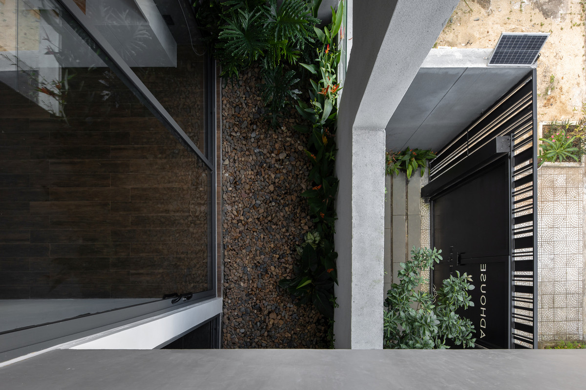 Kiến trúc không còn phụ thuộc vào bối cảnh xung quanh mà tạo ra cảnh quan riêng bên trong. Ảnh: Hoàng Lê