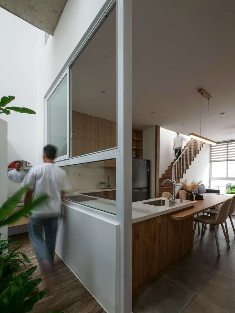 Cách sắp xếp không gian cũng đảm bảo sự riêng tư cho từng thành viên trong gia đình đồng thời tạo cơ hội để mọi người tương tác với nhau nhiều hơn. Ảnh: D inh R