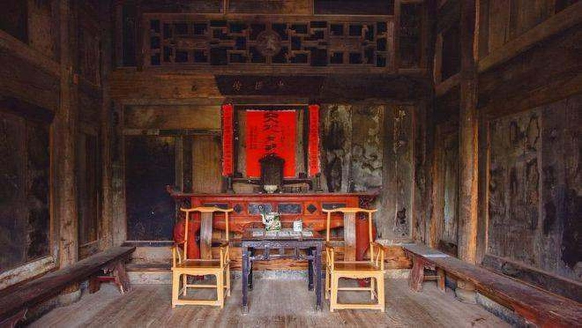 Thậm chí, nhiều thương nhân giàu có lũ lượt kéo đến, hy vọng cụ ông bán lại căn nhà, thậm chí còn ra giá 1 tỷ NDT (hơn 3.200 tỷ đồng). Tuy nhiên, sau khi cân nhắc kỹ lưỡng, ông quyết định giao nó cho nhà nước. Ảnh: 163