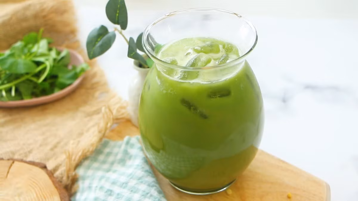 Rau má có thể chế biến thành sinh tố, trà, có mặt trong nhiều nhà hàng, quán ăn. Ảnh: Internet