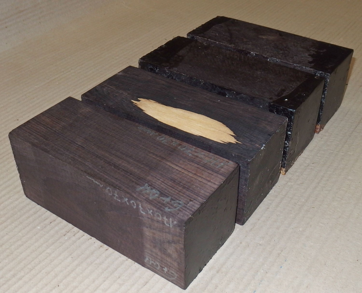 Nhu cầu ngày càng tăng dẫn đến sự sụt giảm về số lượng loại cây này cũng là nguyên nhân khiến gỗ đen đắt đỏ. Ảnh: Edelholzverkauf