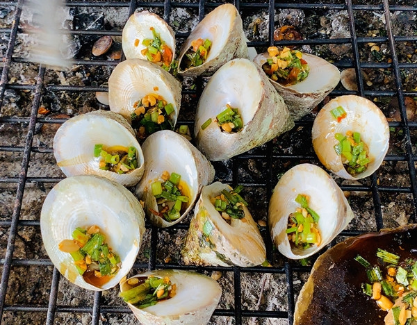 Ốc vú nàng có thể chế biến thành nhiều món, nhiều cách khác nhau, nhưng thông dụng nhất vẫn là luộc, hấp để giữ nguyên hương vị. Ảnh: Facebook