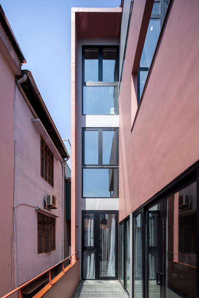 Tuy nhiên, việc phá dỡ hoàn toàn những ngôi nhà này mà không cân nhắc kỹ lưỡng các khía cạnh có thể dẫn đến sự lãng phí không cần thiết. Ảnh: Triệu Chiến