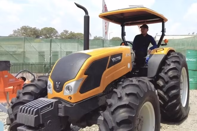 Quang Linh mạnh tay đầu tư nhiều máy móc, trang thiết bị hiện đại. Ảnh: FB Quang Linh Vlogs