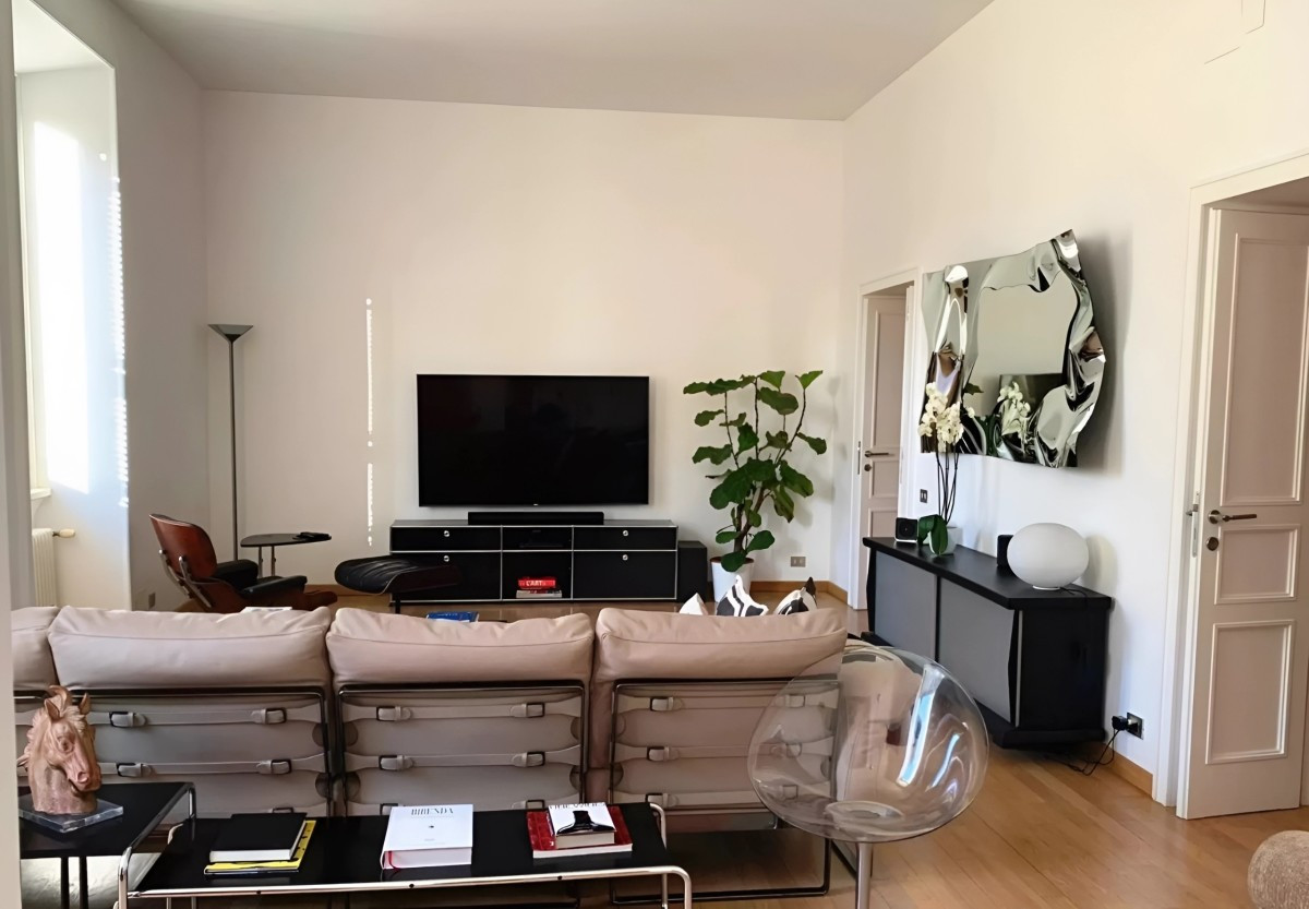 Hoa hậu Ngô Mỹ Uyên hiện sống hạnh phúc bên chồng là giáo sư người Italy cùng hai con chung trog căn hộ chung cư rộng 250m² ở Rome. Ảnh: Ngoisao