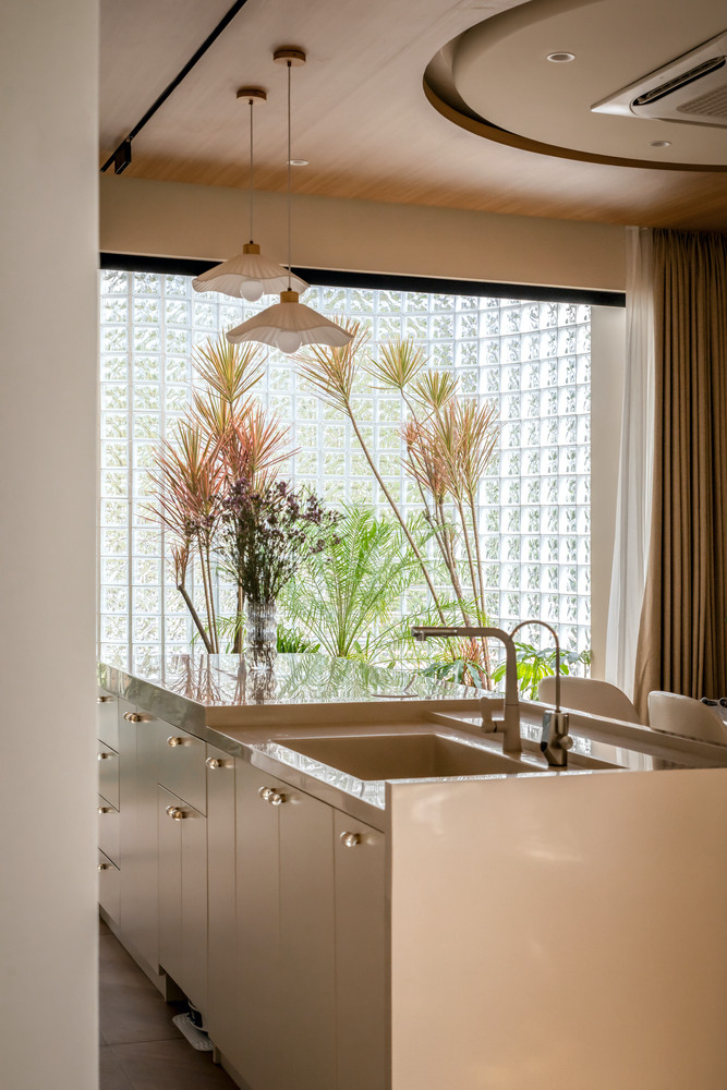 Đây là một giải pháp kiến trúc lý tưởng cho xu hướng sống xanh và kết nối thiên nhiên trong bối cảnh đô thị hiện đại. Ảnh: MinqBui