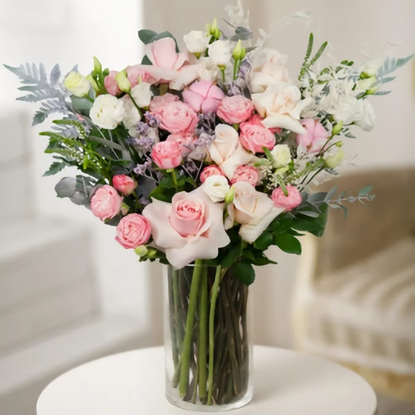 Mang vẻ đẹp mong manh, kiêu sa, hoa cát tường mang lại sự may mắn, vượng tài, tài lộc cho gia chủ. Ảnh: Space T