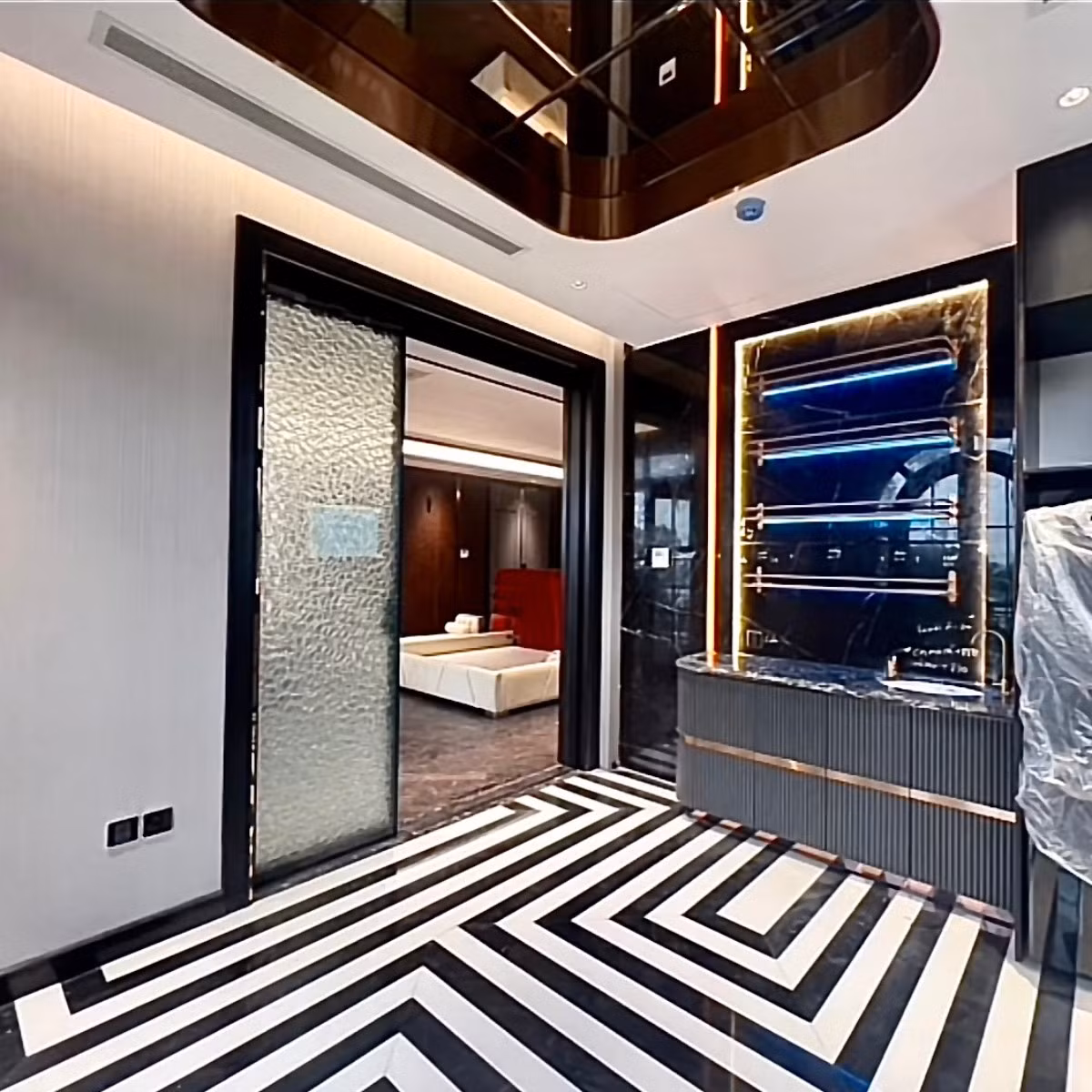 Các tầng đều có không gian rộng rãi và thông với nhau. Ảnh; FBNV