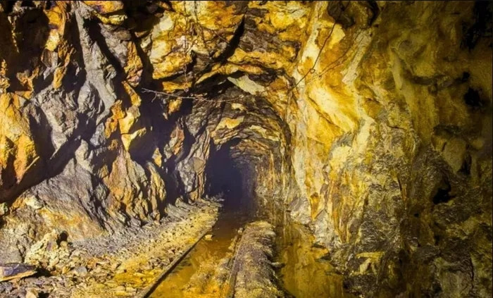 Theo Sohu, Cục Địa chất tỉnh Hồ Nam (Trung Quốc) đã phát hiện hơn 40 mạch vàng trong mỏ vàng Wangu, với độ sâu khoảng 2.000 mét dưới lòng đất. Ảnh: The Daily Galaxy --Great Discoveries Channel