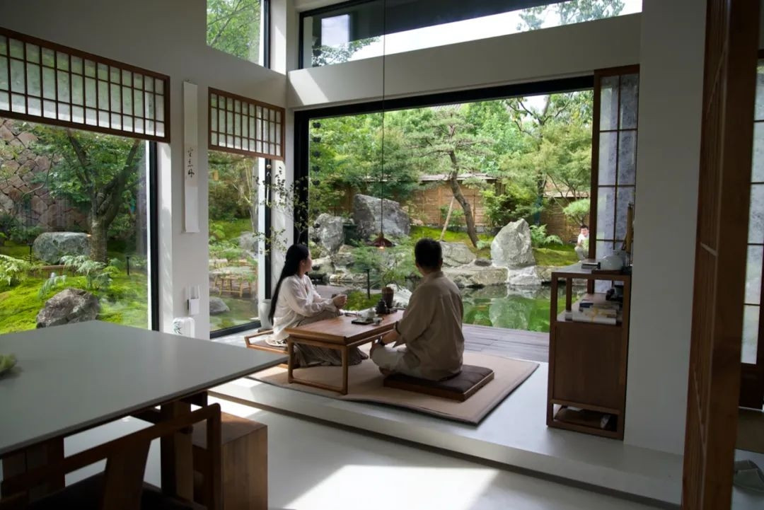 Quyền sử dụng đất chỉ kéo dài 40 năm nhưng ông Ninh vẫn hài lòng bởi với vợ chồng ông, phong cảnh đẹp và sân rộng là điều quan trọng nhất. Ảnh: The Paper