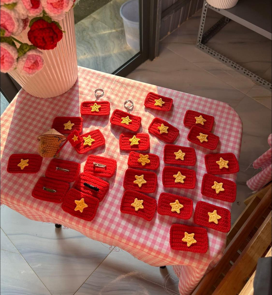 Quần áo, phụ kiện mừng Đại lễ 30/4 hút khách - Hình 2 Quan ao, phu kien mung Dai le 30/4 hut khach-Hinh-2