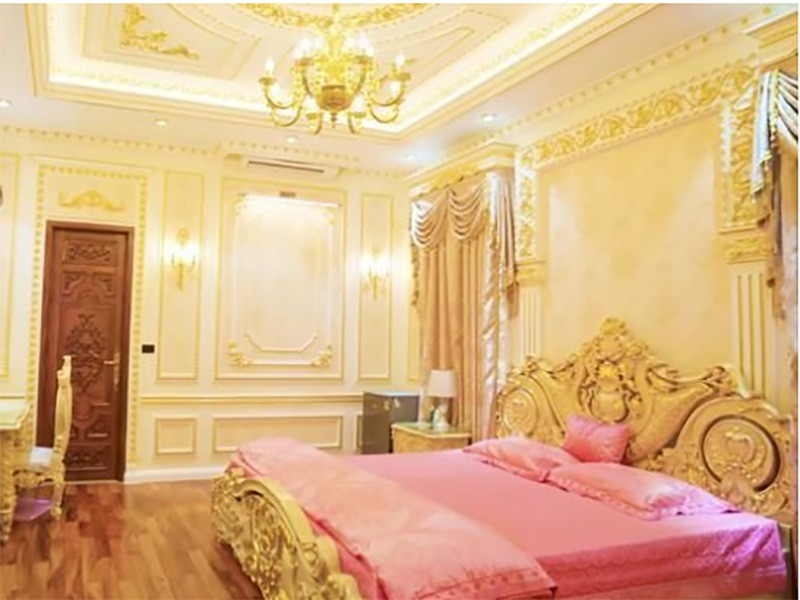 Không gian phòng ngủ mang tới cảm giác quý tộc, vương giả. Ảnh: Odditycentral