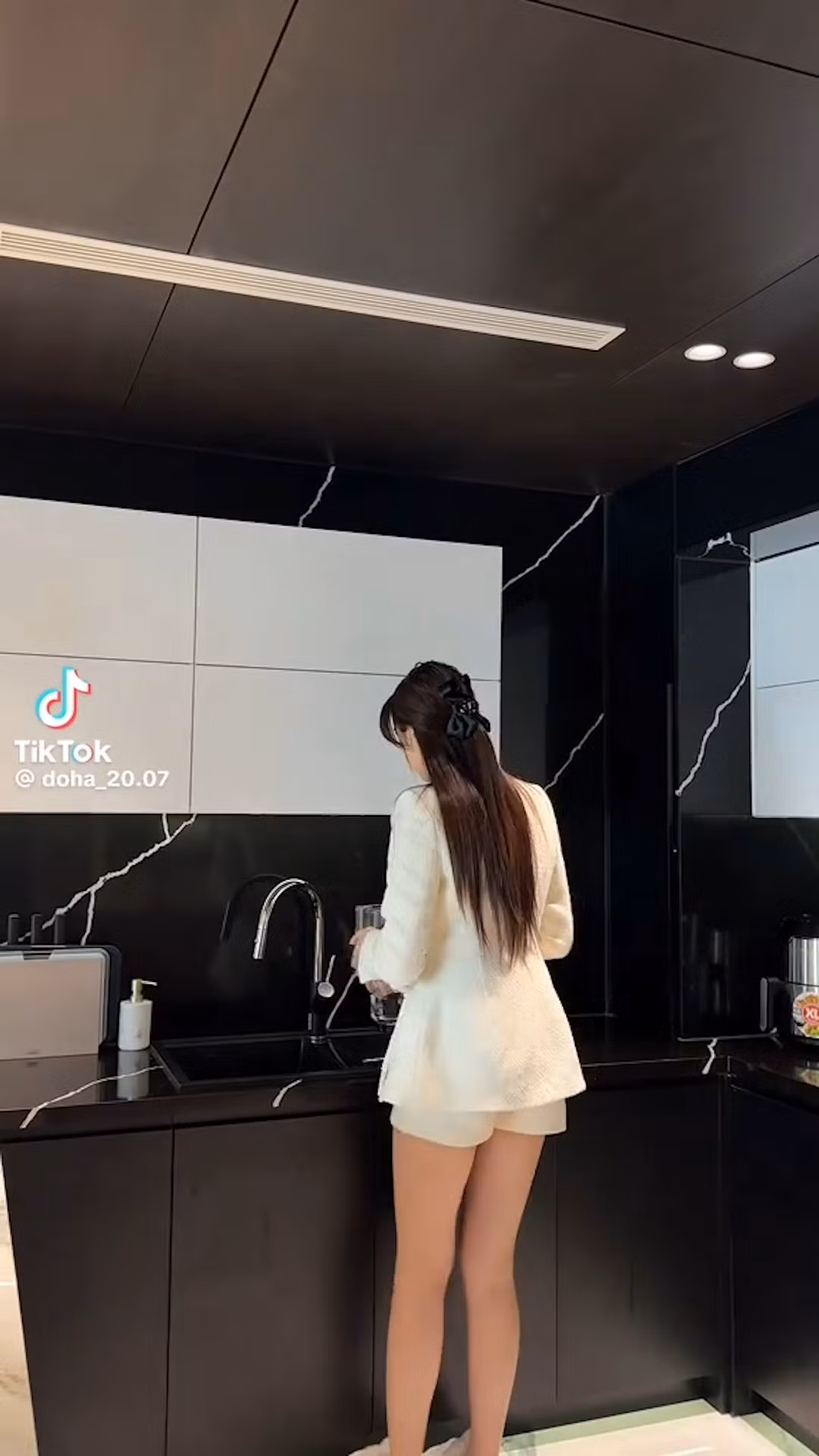 Khu bếp tiện nghi. Ảnh: @doha_20.07