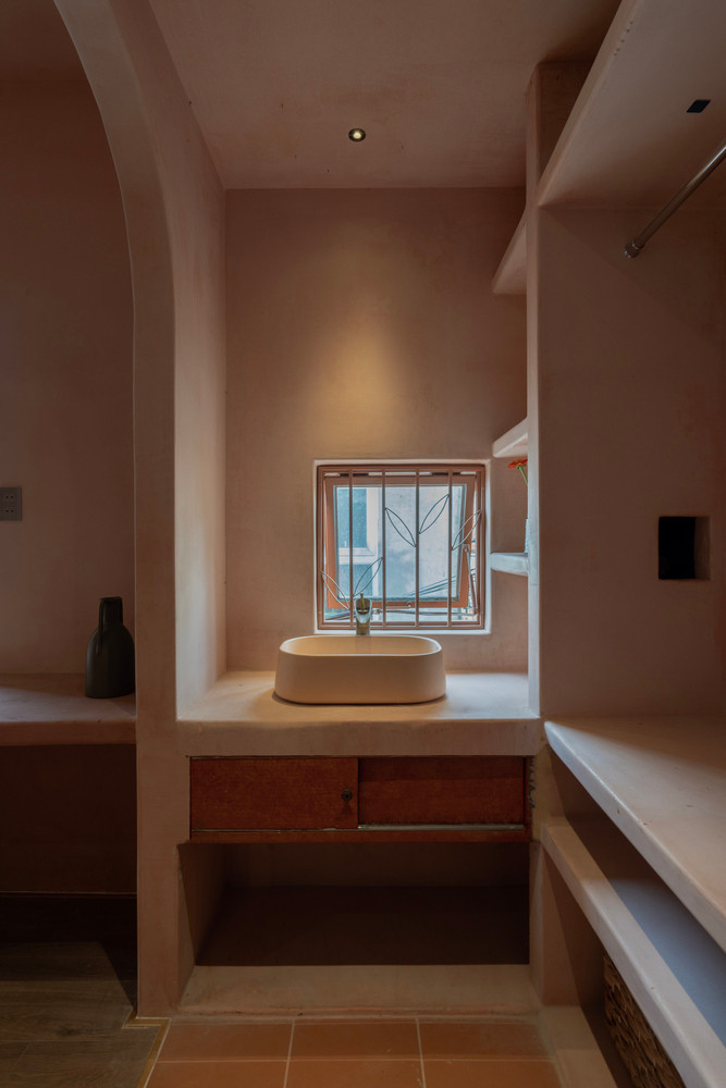 Đây là sự kết hợp hài hòa giữa kiến trúc địa phương và lối sống đương đại, được hoàn thiện bằng bàn tay khéo léo của chủ nhà. Ảnh: Nguyễn Nhật Anh Chương