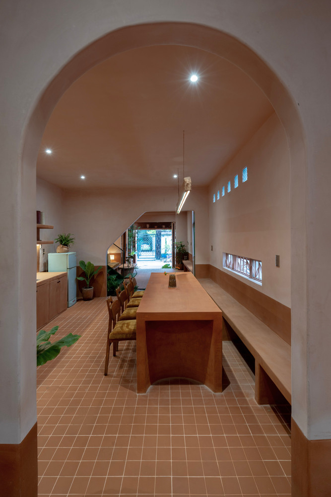 Không đơn thuần là nơi ở, ngôi nhà còn là nơi lắng đọng âm hưởng của đất, nước và văn hóa miền Nam chân chất, nồng hậu. Ảnh: Nguyễn Nhật Anh Chương