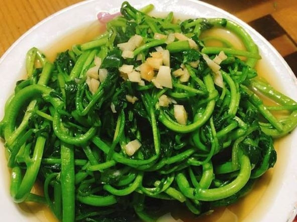 Nếu như ở một số nơi trên thế giới, cải xoong không phổ biến thì tại Việt Nam, cải xoong là loại rau quen thuộc trong mâm cơm của các gia đình. Ảnh: Suckhoedoisong