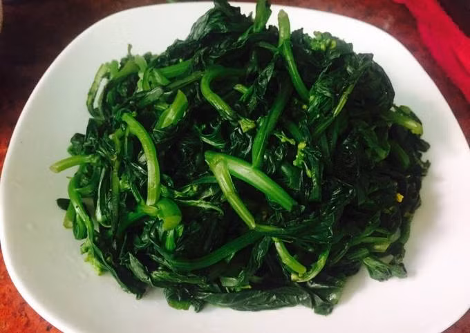 Cải xoong có thể chế biến thành nhiều món như luộc, xào, nấu canh, ăn sống, trộn gỏi. Ảnh: Internet