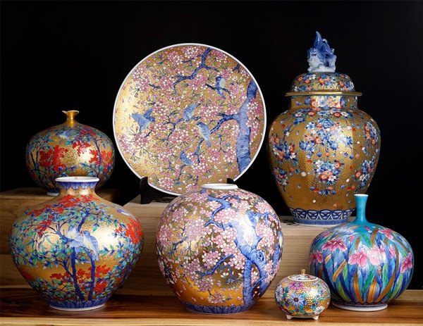 Đồ gốm có tác dụng cân bằng ngũ hành, giúp tăng cường sinh khí và hút tài lộc đến với gia chủ. Ảnh: Dimo