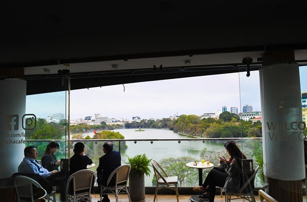 Trong khi đó, tầng 6 sở hữu tầm nhìn toàn cảnh Hồ Gươm. Ảnh: Vietnamnet