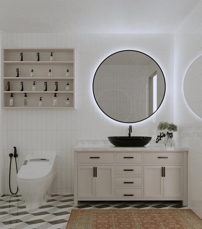 Phòng tắm hiện đại, lát gạch bông. Ảnh: House n Home