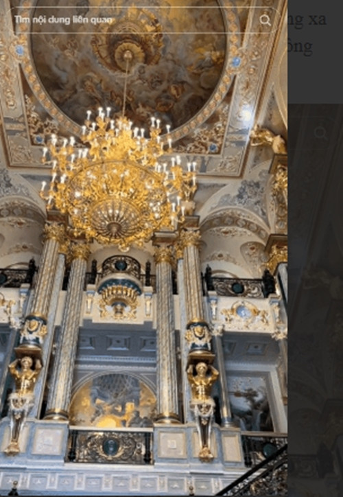 Đặc biệt, trong tòa lâu đài có 3 chiếc đèn chùm "khổng lồ", mỗi chiếc được cho trị giá tới 3,8 tỷ đồng. Ảnh: @congductiendat