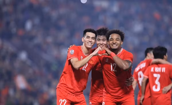 Bao nhieu dai gia hua thuong neu DTVN vo dich Asean Cup 2024?