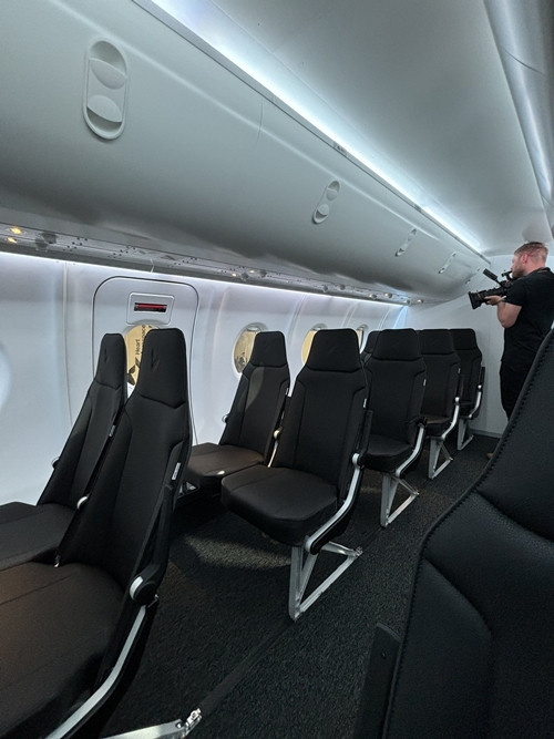 Nếu giảm tải xuống 25 hành khách, tầm bay có thể đạt tối đa 800 km. Ảnh: Heartaerospace