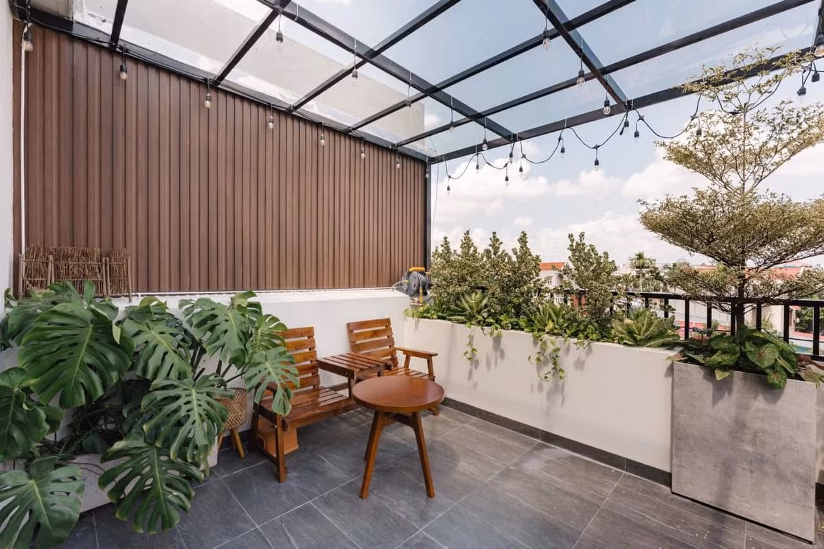 Sân thượng được thiết kế thành không gian thư giãn lý tưởng. Ảnh: FB Quế Vân