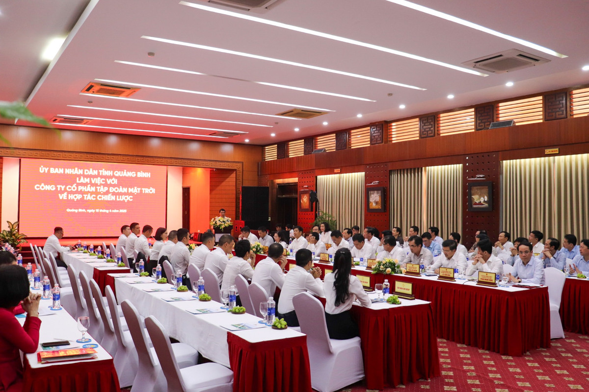 Quang Binh va Cong ty CP Tap doan Mat Troi ky ket ban ghi nho hop tac-Hinh-2