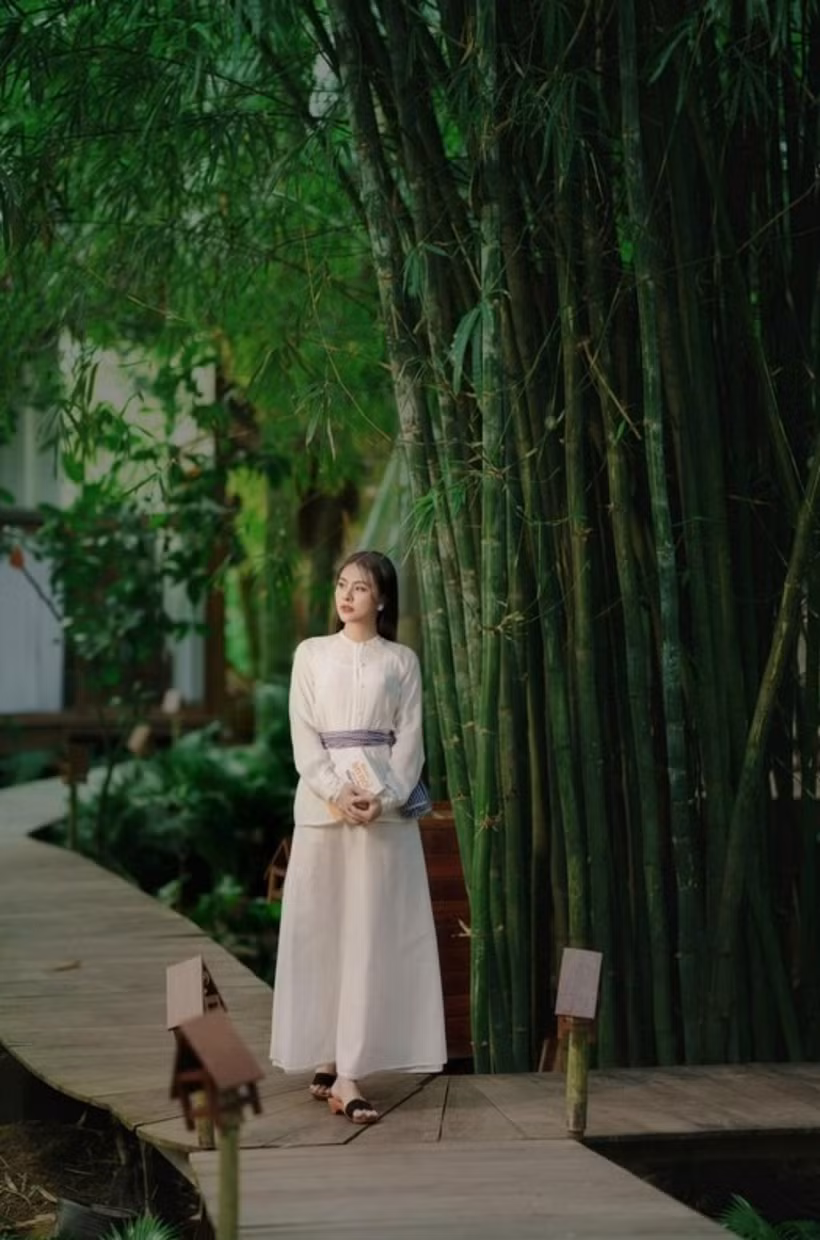 Bên cạnh nghệ thuật, diễn viên Vân Trang còn gặt hái nhiều thành công trong lĩnh vực kinh doanh. Một trong những dự án nổi bật Vân Trang và ông xã Việt kiều đầu tư là khu nghỉ dưỡng sinh thái rộng lớn tại tỉnh Tiền Giang. Ảnh: FB Vân Trang