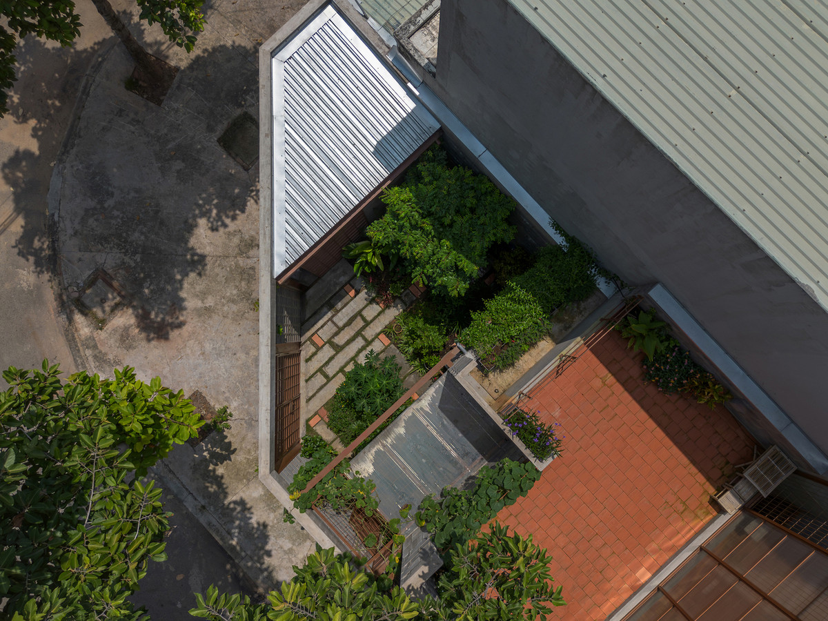 Ngoài đáp ứng nhu cầu thiết yếu của gia chủ, dự án còn hướng đến mục tiêu thúc đẩy lối sống sinh thái, chậm rãi cho gia đình. Ảnh: Tad.atelier