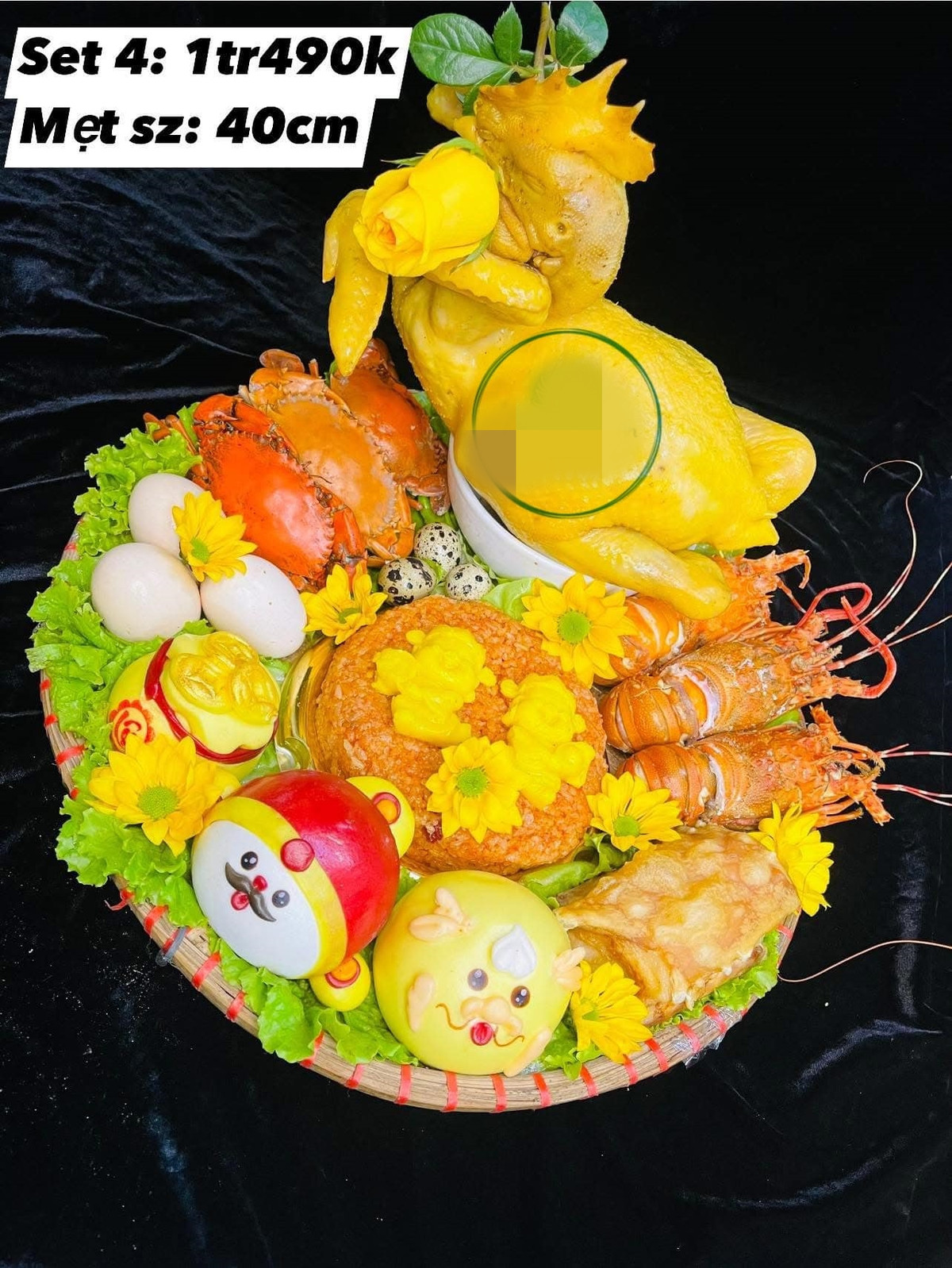 Mâm cúng Thần Tài tiền triệu ngập tôm hùm, cua biển - Hình 2 Mam cung Than Tai tien trieu ngap tom hum, cua bien-Hinh-2