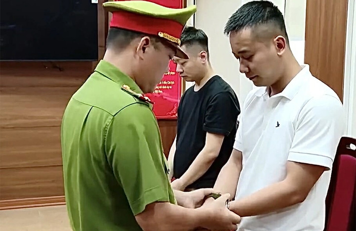 Việc Quang Linh Vlogs bị khởi tố, bắt tạm giam với cáo buộc lừa dối khách hàng làm chấn động không gian mạng, đặc biệt là cộng đồng "Cuộc sống ở châu Phi". Ảnh: Facebook