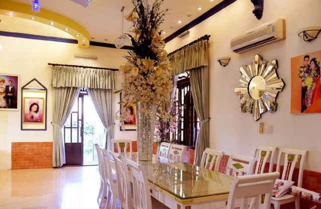 Bàn ăn bố trí gần cửa lấy ánh sáng. Ảnh: Vietnamnet