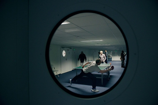 Cuộc sống tại đây diễn ra theo những ca làm việc dài ngày, với rất ít cơ hội giao lưu với thế giới bên ngoài. Ảnh: Aatlasobscura