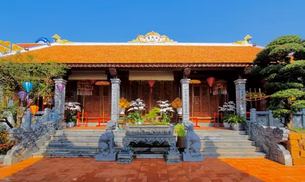 Sau khi làm xong phần gỗ, Vượng Râu mất 11 tháng để dựng và hoàn thiện. Ảnh: Vietnamnet