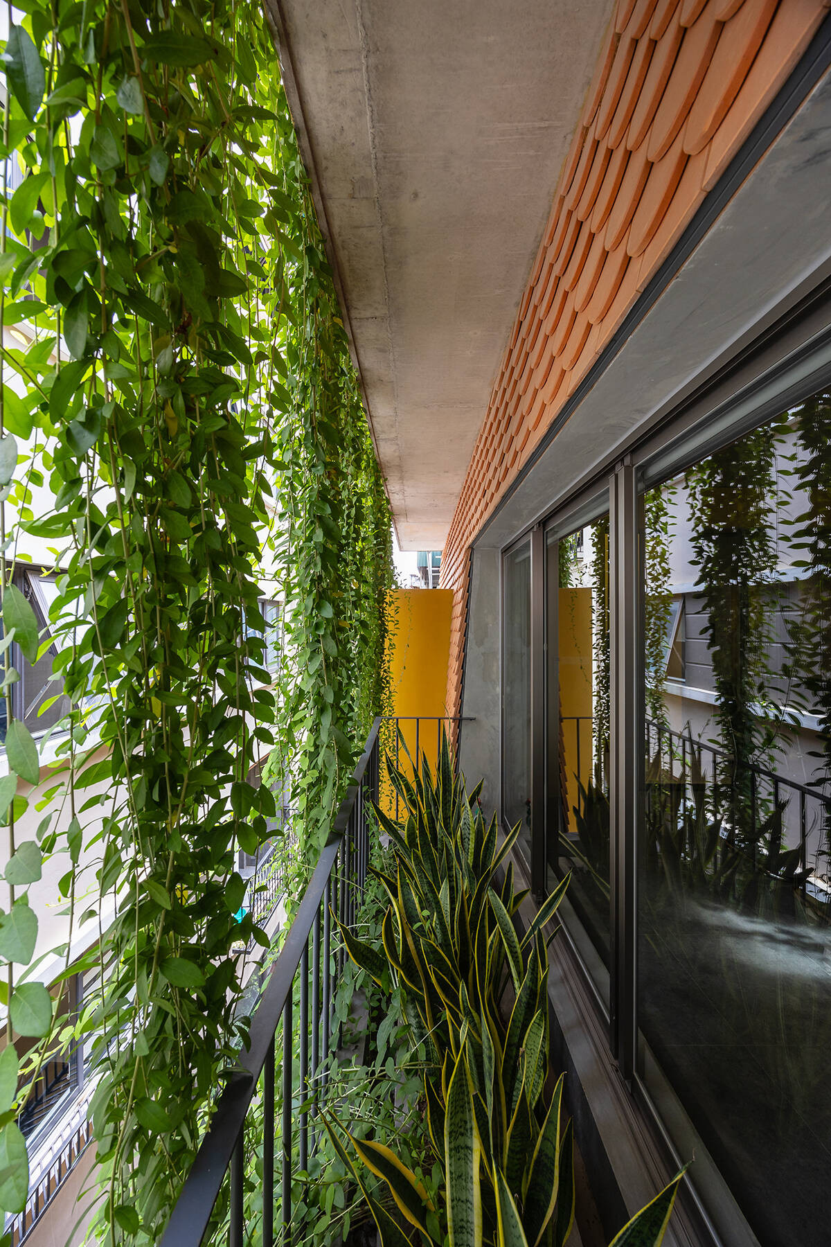 Công trình mang đến một định nghĩa khác về văn phòng làm việc truyền thống, gìn giữ những nét văn hoá truyền thống của Việt Nam. Ảnh: Triệu Chiến