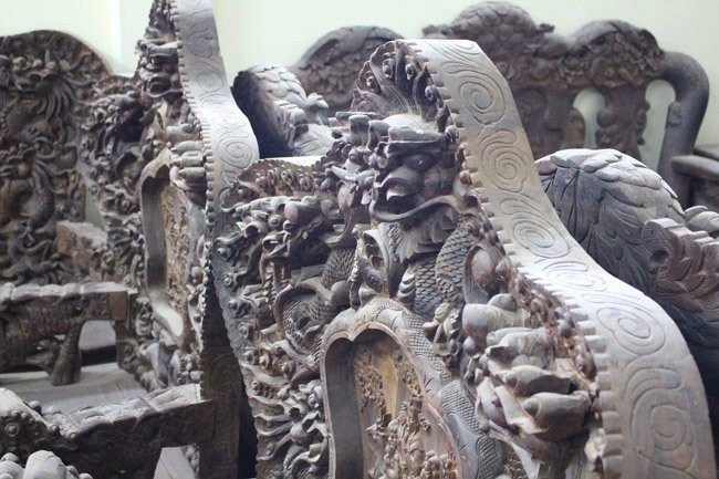 Từng chi tiết được chạm khắc tỉ mỉ. Ảnh: Người đưa tin