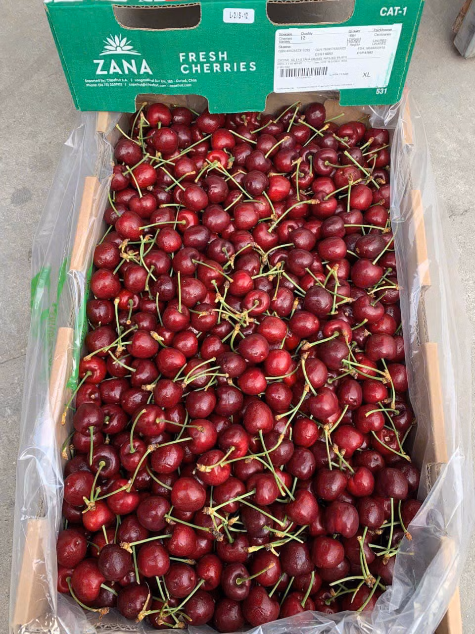 Gần Tết Ất Tỵ 2025, cherry nhập khẩu từ Úc, Chile, NewZealand...đổ bộ chợ Việt, phục vụ nhu cầu mua sắm của người dân. Ảnh: Facebook