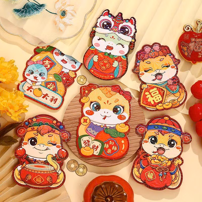 Năm nay, phong bao lì xì chibi hình rắn ngộ nghĩnh được nhiều khách hàng quan tâm, giá từ 15.000 - 20.000 đồng/10 chiếc. Ảnh: Facebook