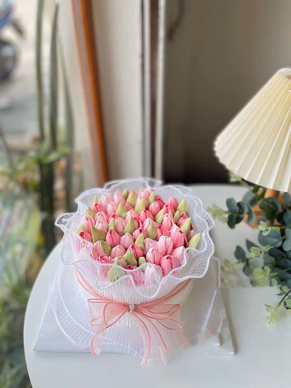 Qua 8/3: Hoa banh kem tulip, hoa dau tay len ngoi-Hinh-3