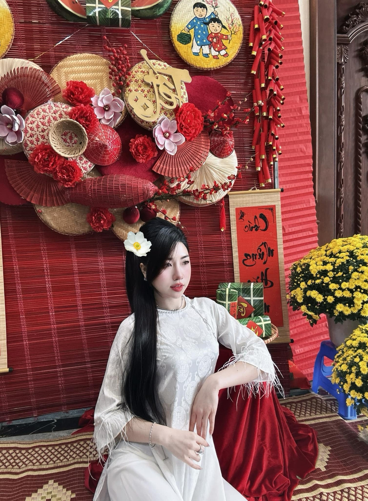 Em gái Văn Toàn check in ở không gian ngay tại nhà. Ảnh: FBNV