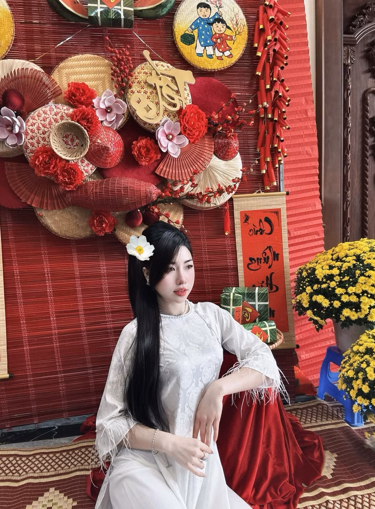 Em gái Văn Toàn check in ở không gian ngay tại nhà. Ảnh: FBNV