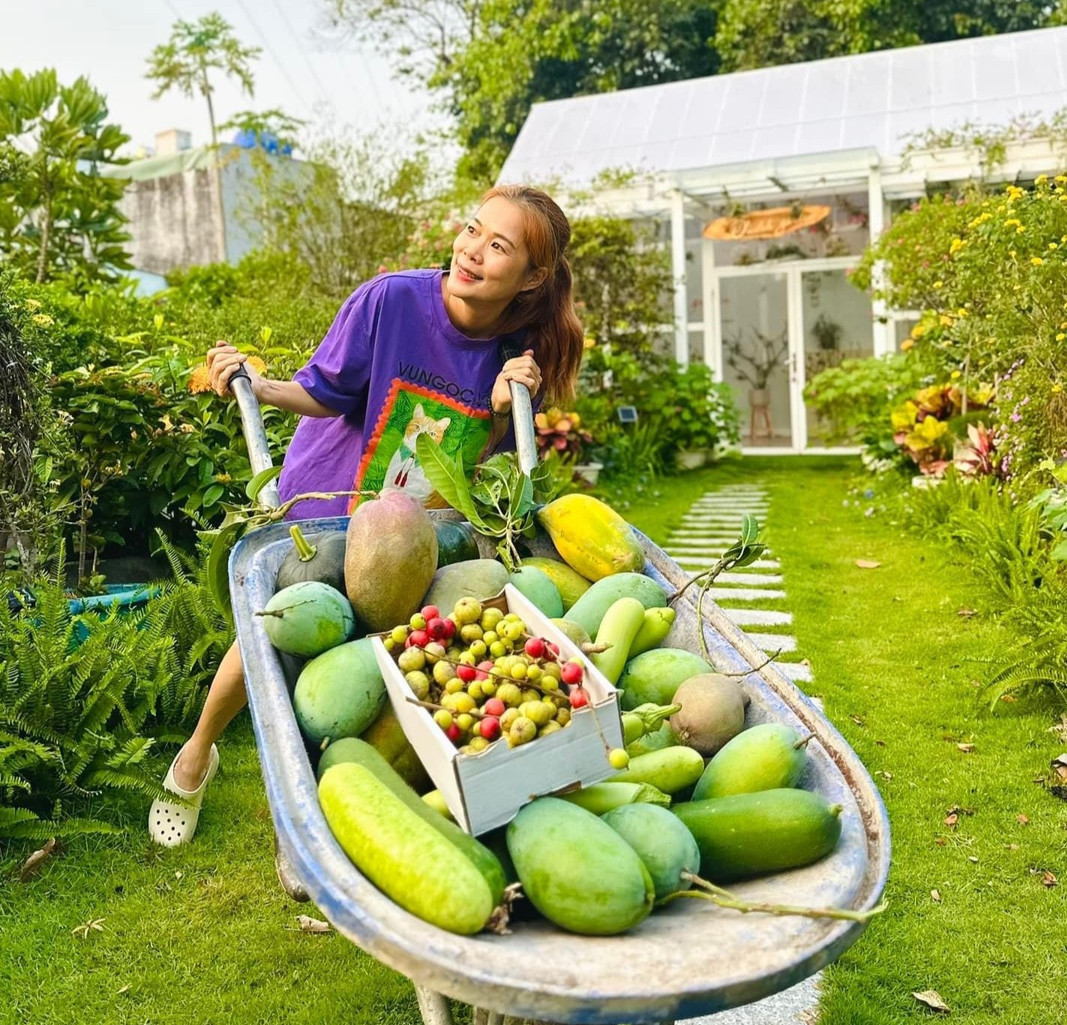 Ở tuổi 53, ca sĩ Mỹ Lệ hạnh phúc viên mãn bên chồng đại gia, ngày ngày thảnh thơi vui thú điền viên. Ảnh: FB Hoàng Thị Mỹ Lệ