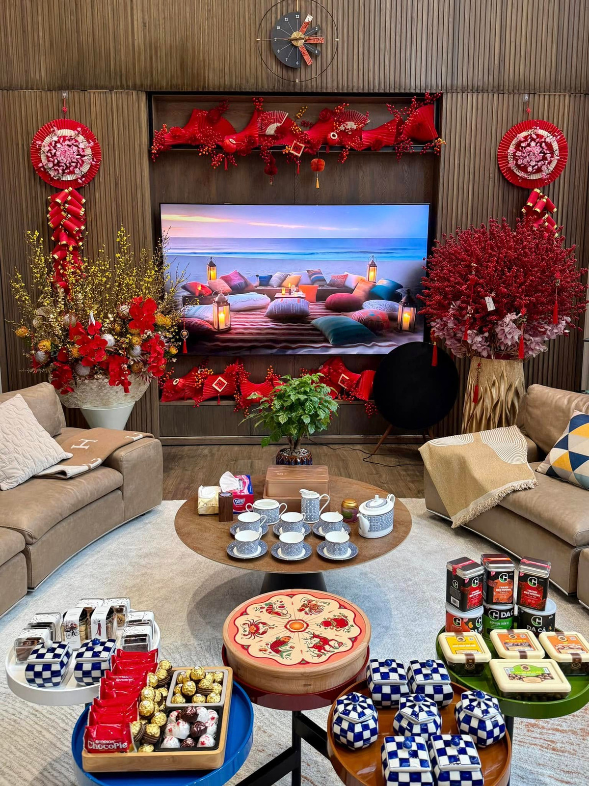 Ai cũng xuýt xoa trước sự đầu tư kỹ lưỡng của vợ chồng Đàm Thu Trang - Cường Đô La. Ảnh: FB Đàm Thu Trang