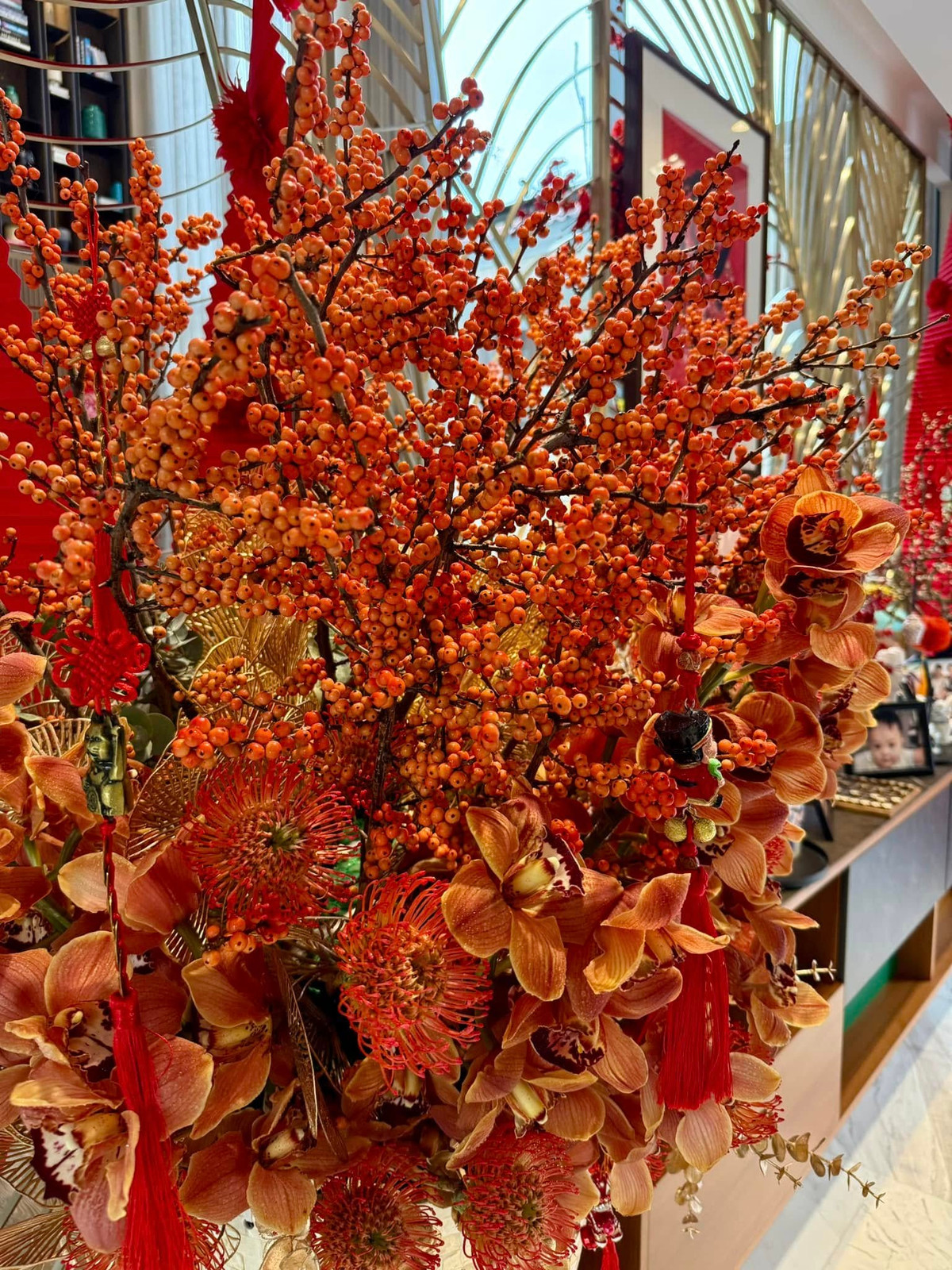 Biệt thự của Cường Đô La - Đàm Thu Trang được trang trí với nhiều hoa tươi. Ảnh: FB Đàm Thu Trang