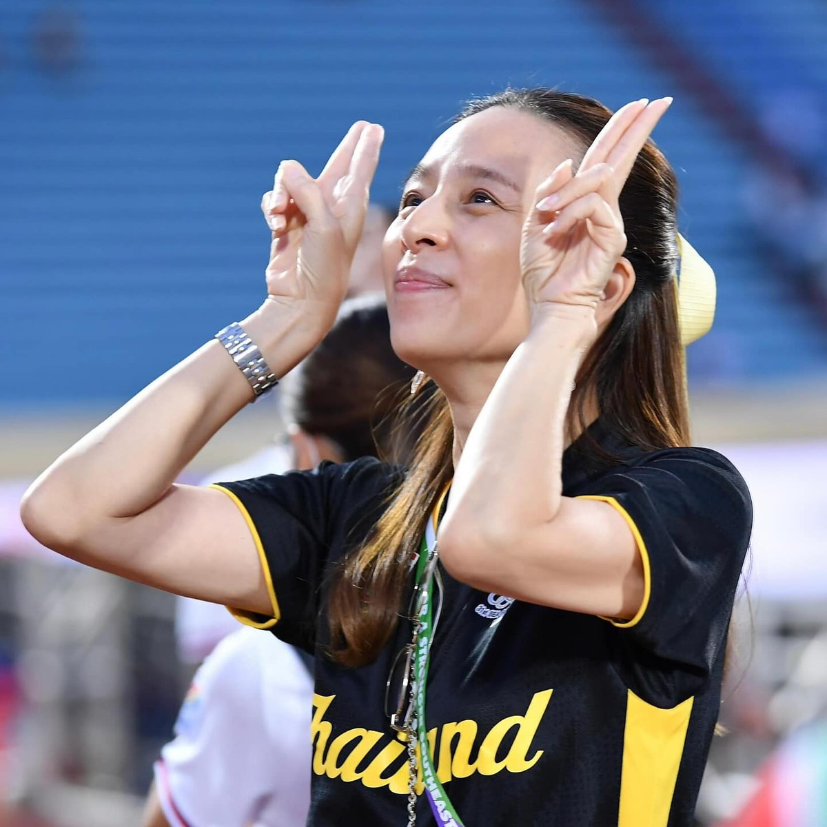 Bà Nualphan Lamsam theo học tại Đại học Chulalongkorn, nơi bà lấy bằng Cử nhân Marketing trước khi hoàn thành bằng Thạc sĩ Quản lý tại Đại học Boston. Ảnh: FB Madam Pang