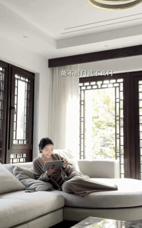 Nội thất trong căn biệt thự được bài trí theo phong cách hiện đại. Ảnh chụp màn hình