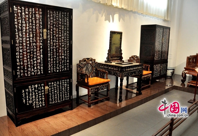 Ở một số quốc gia, gỗ đàn hương đỏ quý hơn cả vàng, một phần do được sử dụng để chế tác các món đồ phục vụ thờ tự và hoàng gia. Ảnh: China